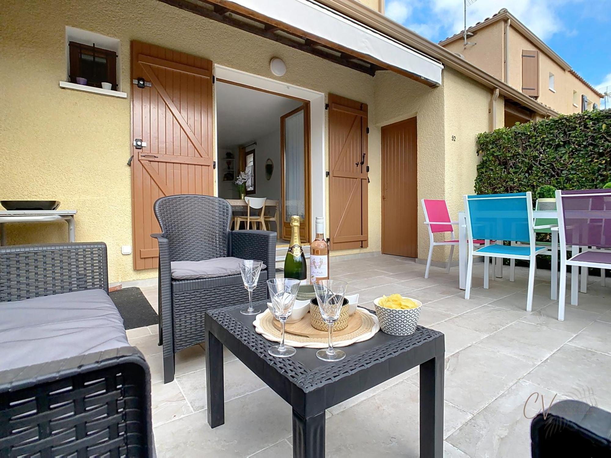 Petit Coin De Paradis Dans Residence Avec Piscine Виас Екстериор снимка