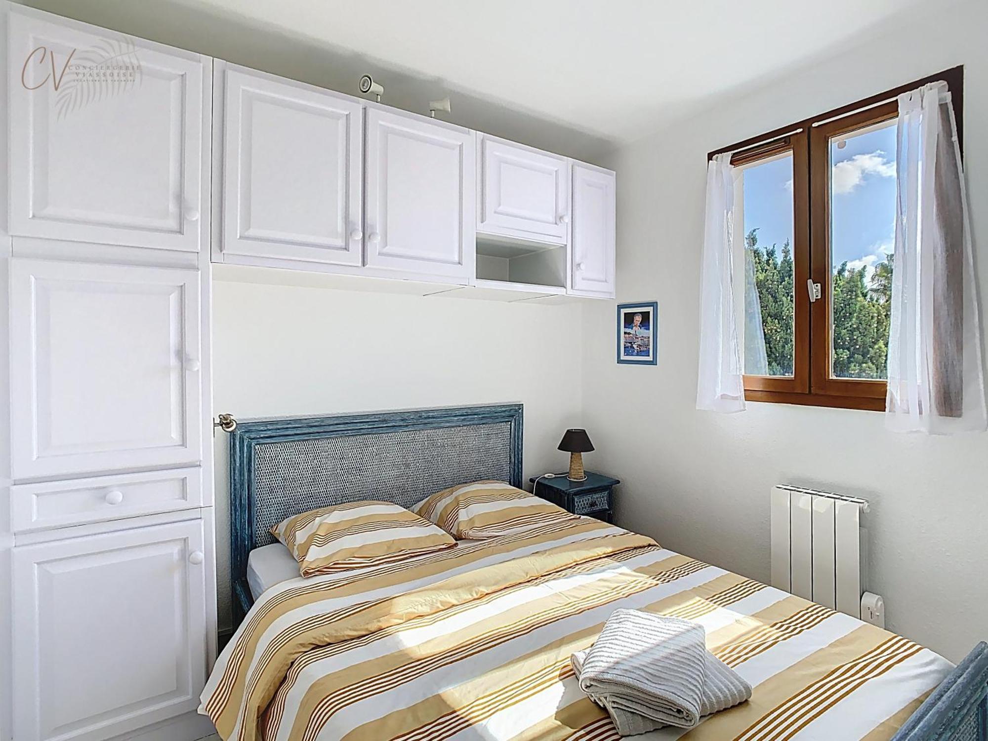 Petit Coin De Paradis Dans Residence Avec Piscine Виас Екстериор снимка