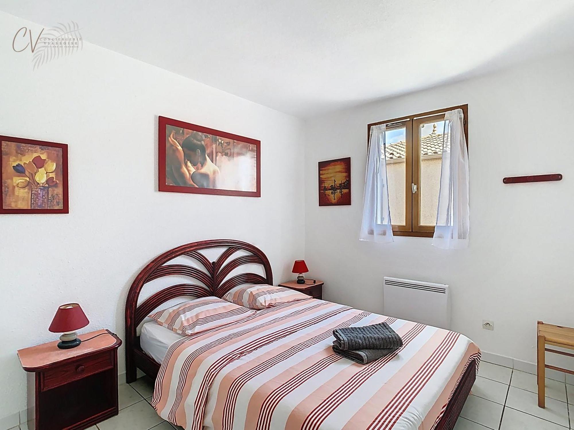 Petit Coin De Paradis Dans Residence Avec Piscine Виас Екстериор снимка